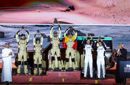 Đội đua Defender Rally lập kỳ tích ngay lần đầu ra mắt tại Dakar Rally